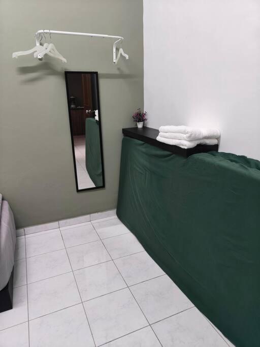 June'S Homestay@ Puteri Wangsa Near Aeon & Ikea Ulu Tiram Luaran gambar